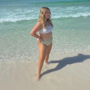 Meet your Posher, Macie